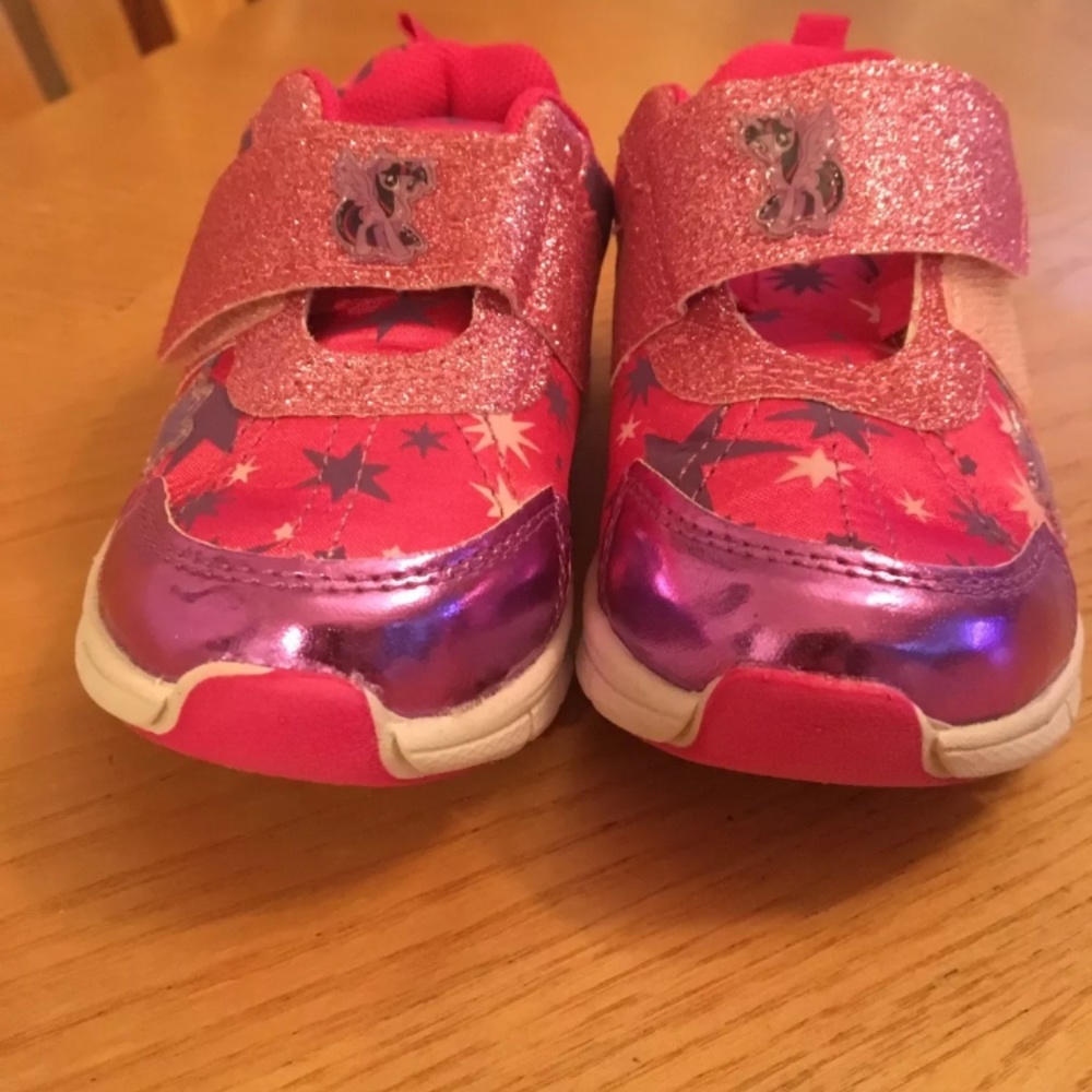 Toddler Girls Size 7 Sneaker